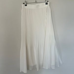Jcrew Factory Elastic waist pleated skirt WHITE size 2